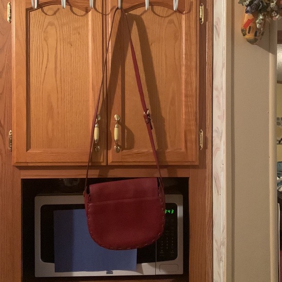 Super cute, vinyl bag with flower details and stitching - Picture 5 of 13